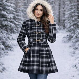 Classic Made in the UK English Plaid Duffle Coat with Faux Fur Hood – Size 2
